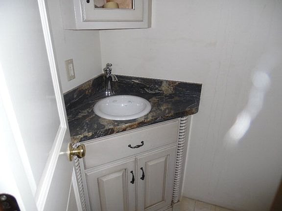 4th image of 1332 College Park Dr