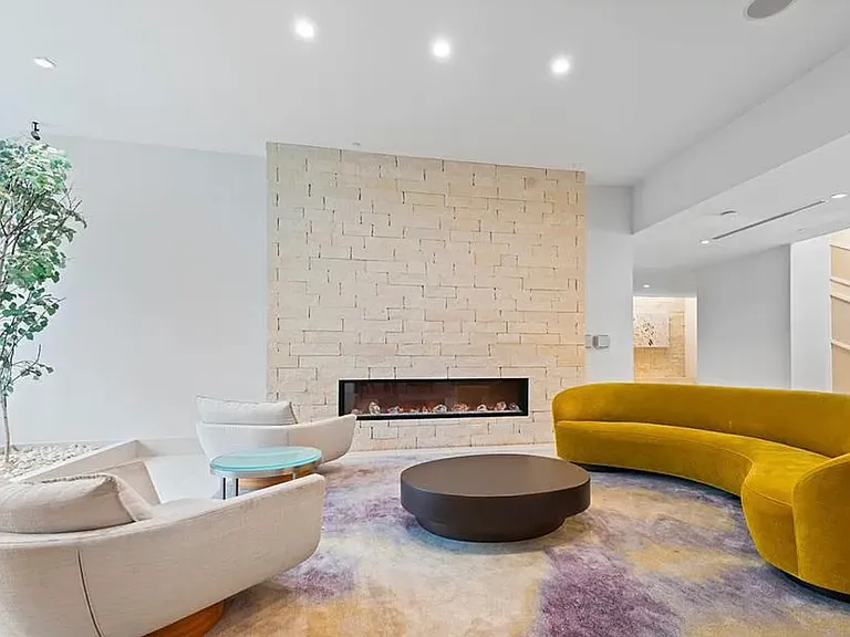 512 Hudson Park — Photo 21