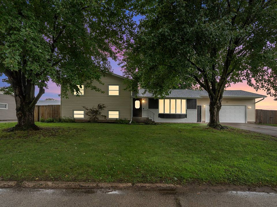 1st image of 225 Melodie Ln