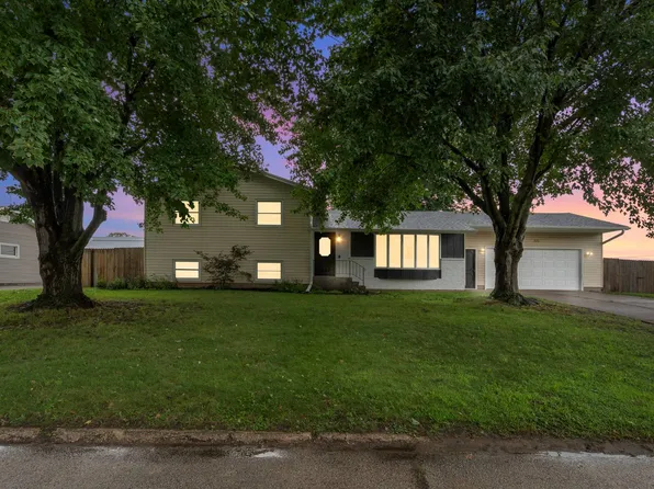 225 Melodie Ln, Colona, IL 61241