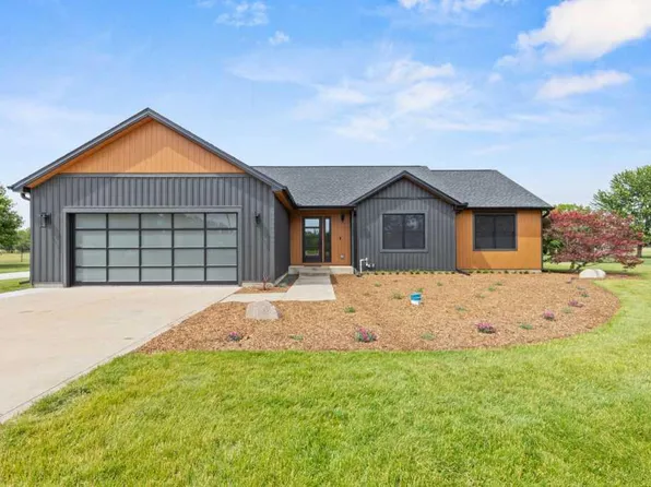 20872 State Line Rd, Edwardsburg, MI 49112