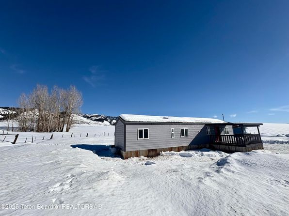 10 Chaparro Ln, Grover, WY 83122
