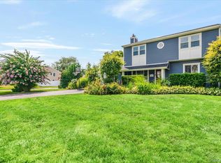 36 Peconic Dr, Massapequa, NY 11758