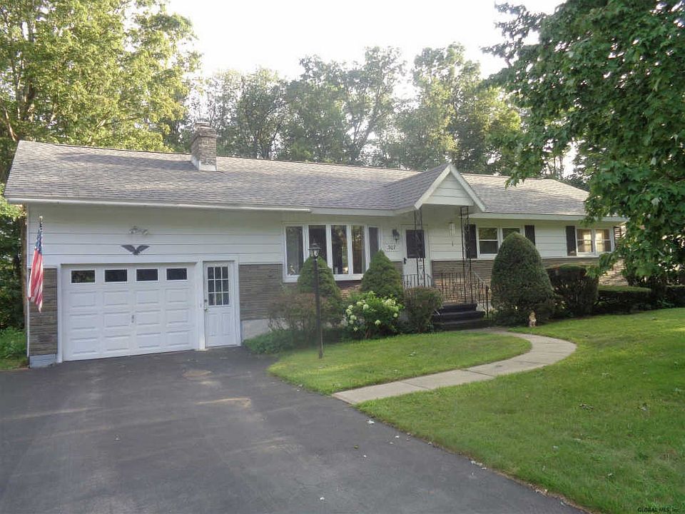 1st image of 307 Moonlight Dr