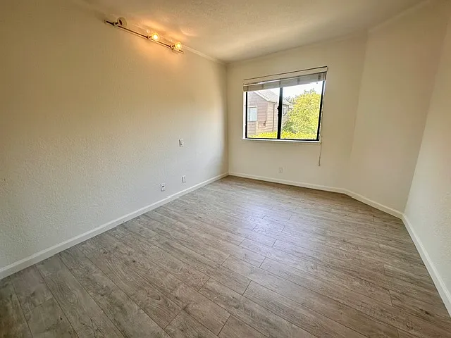 1135 Shoreline Dr — Photo 20