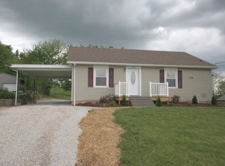 8149 E Schnellville Rd, Birdseye, IN 47513