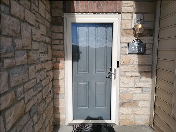 2nd image of 230 Glen Arden Cir
