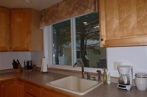 2nd image of 5 Gaslight Ln #5