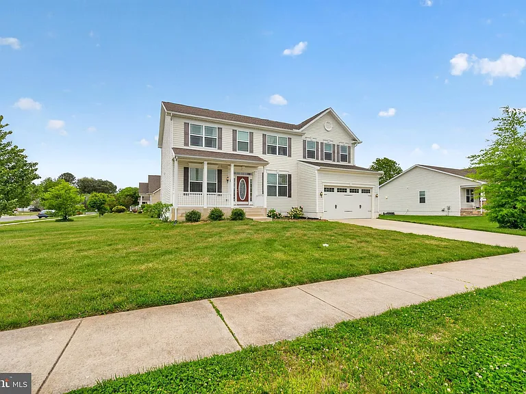 27 Wellington Ave — Photo 4