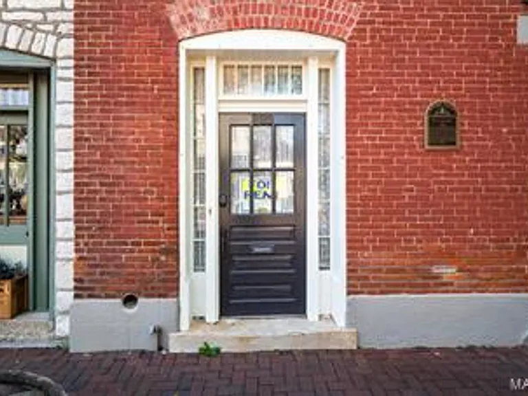 332 S Main St — Photo 2