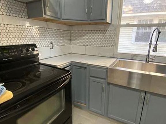 5th image of 2015 Elsmere Ave