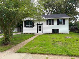 2043 Linway Dr, Beloit, WI 53511