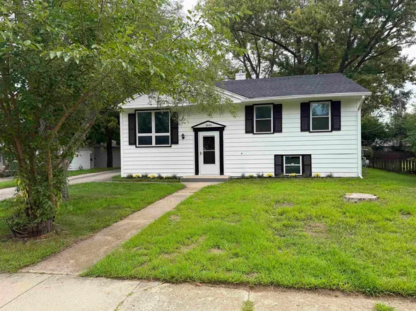 2043 Linway Dr, Beloit, WI 53511