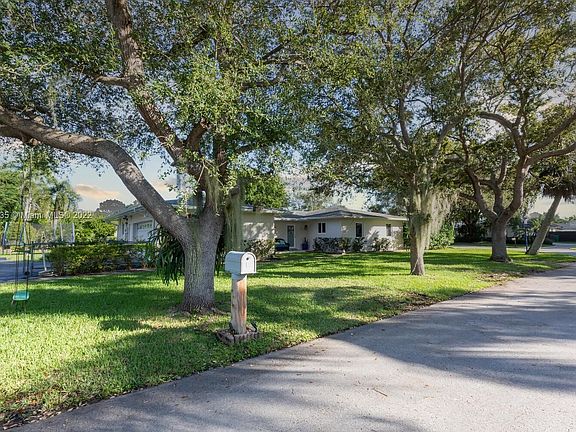 2nd image of 17085 SW 83rd Ct