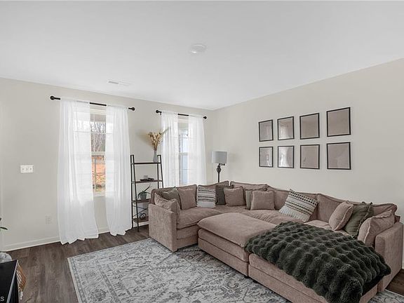 4th image of 143 Hunt Rd