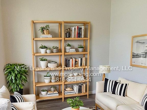 3rd image of 305 SE Grand Ave #5