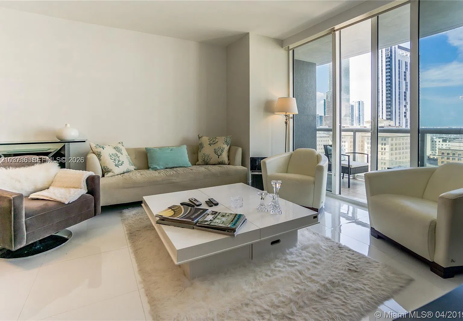 50 Biscayne Condo — Photo 2