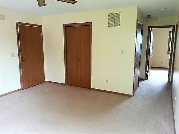 3rd image of 921 Pius Ln #917-6