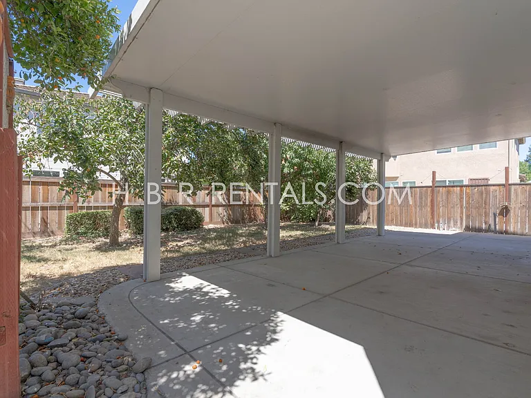 1825 Saint Moritz Ct — Photo 34