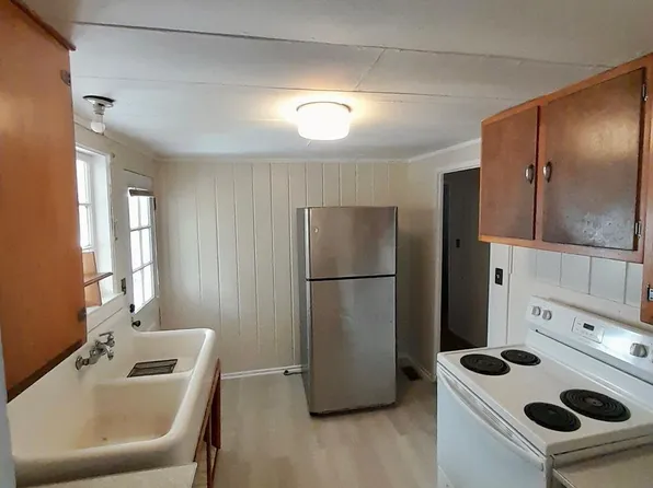 143 Westview Ave, Camden, TN 38320