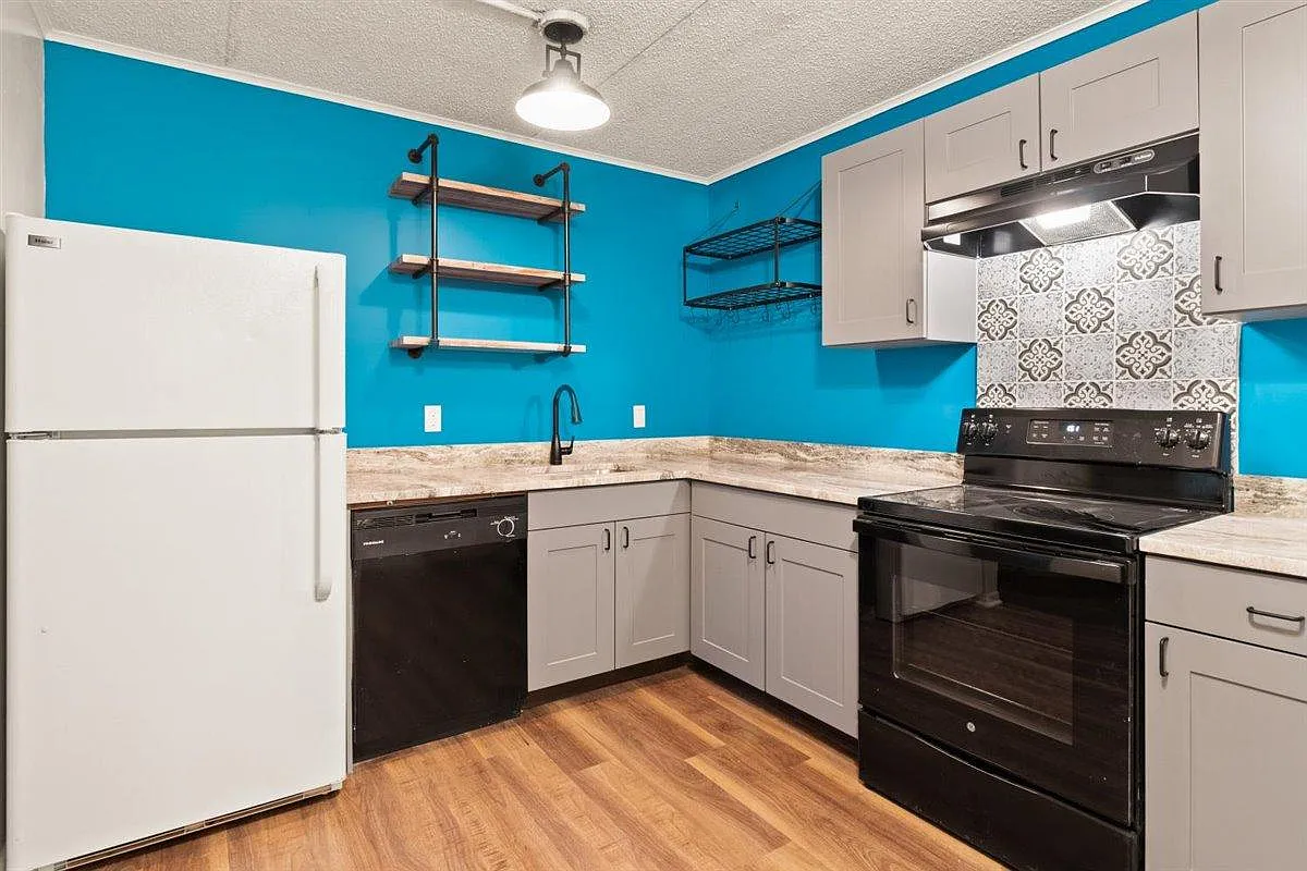 426 Keystone Ave — Photo 3