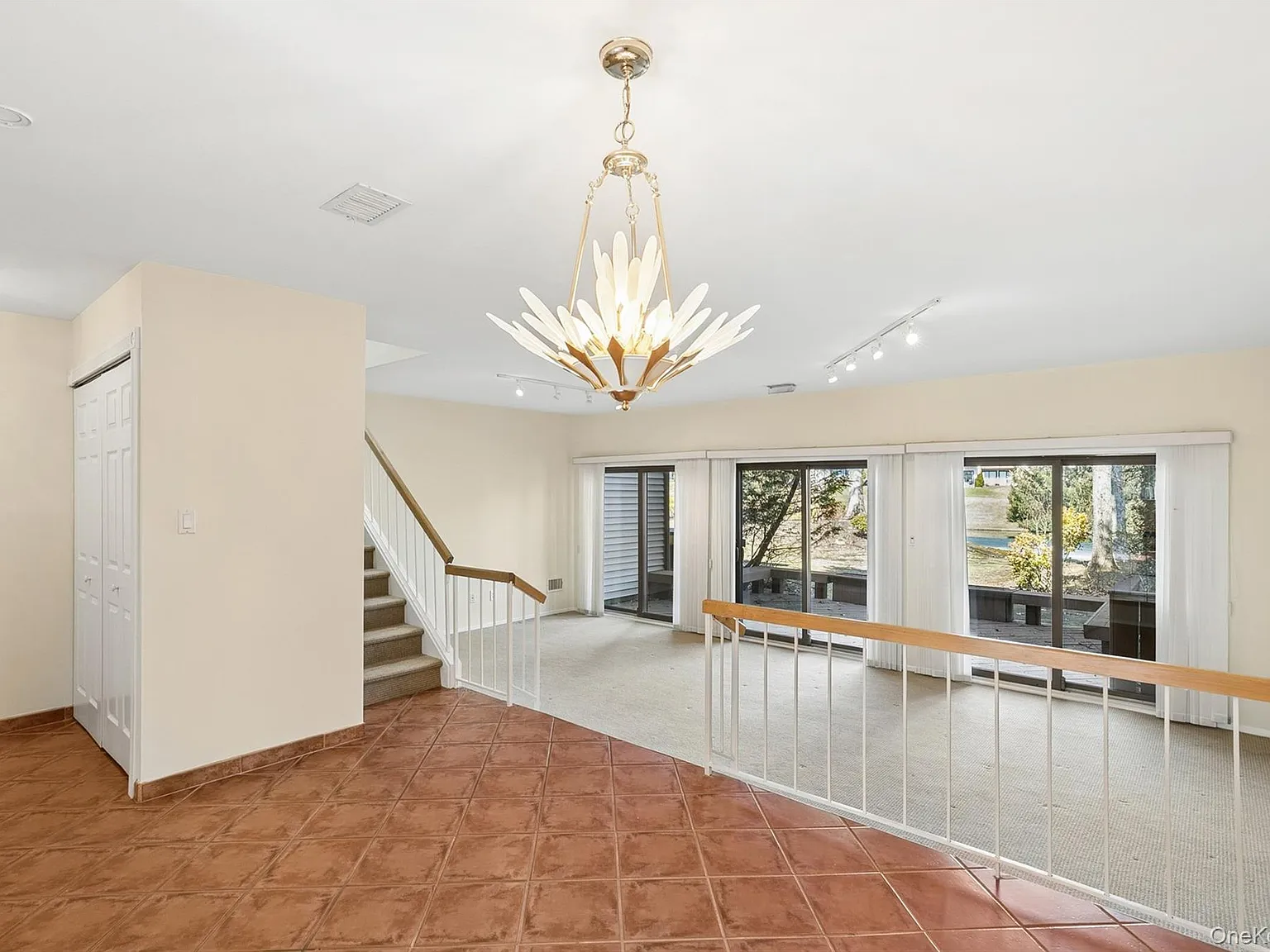 3 bed, 2.5 bath, 1900 sqft, $5,500 — Photo 4