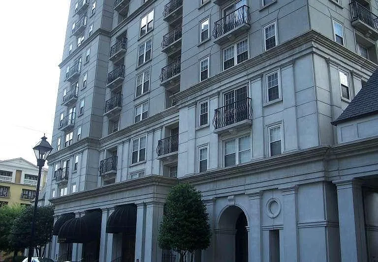 Front og Bldg