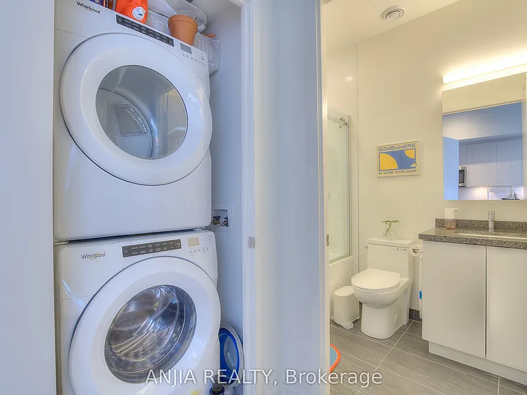 8868 Yonge St #701 — Photo 16