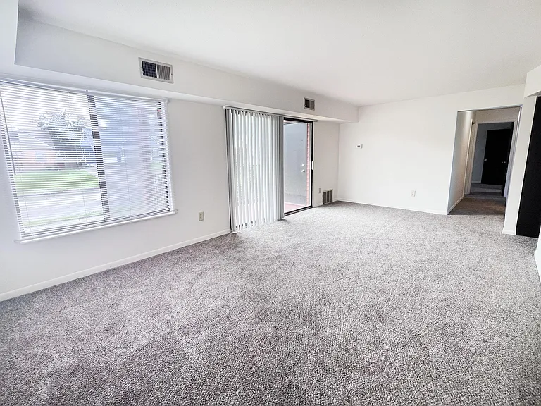Four Worlds Apartments — Photo 91