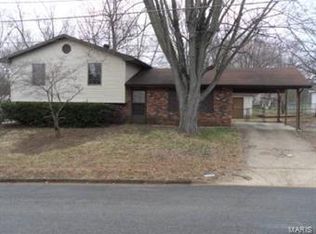 1004 Jefferson St, Farmington, MO 63640