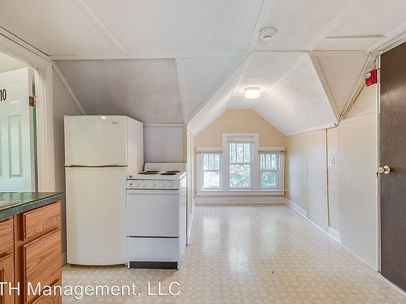 5th image of 526 Evergreen Ave