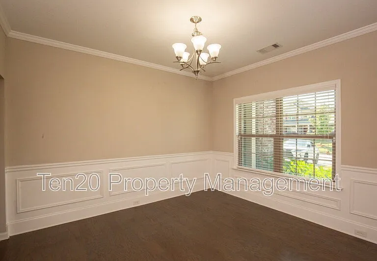 2510 Ridgewood Way — Photo 4