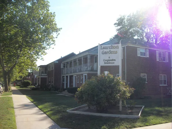 131-11 234th St, Rosedale, NY 11422