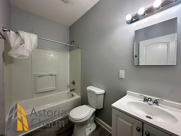 614 Linnard St — Photo 8