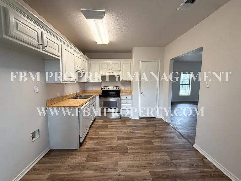1309 N Clay St — Photo 4