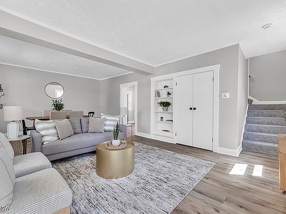 5th image of 2215 Wascana Ave