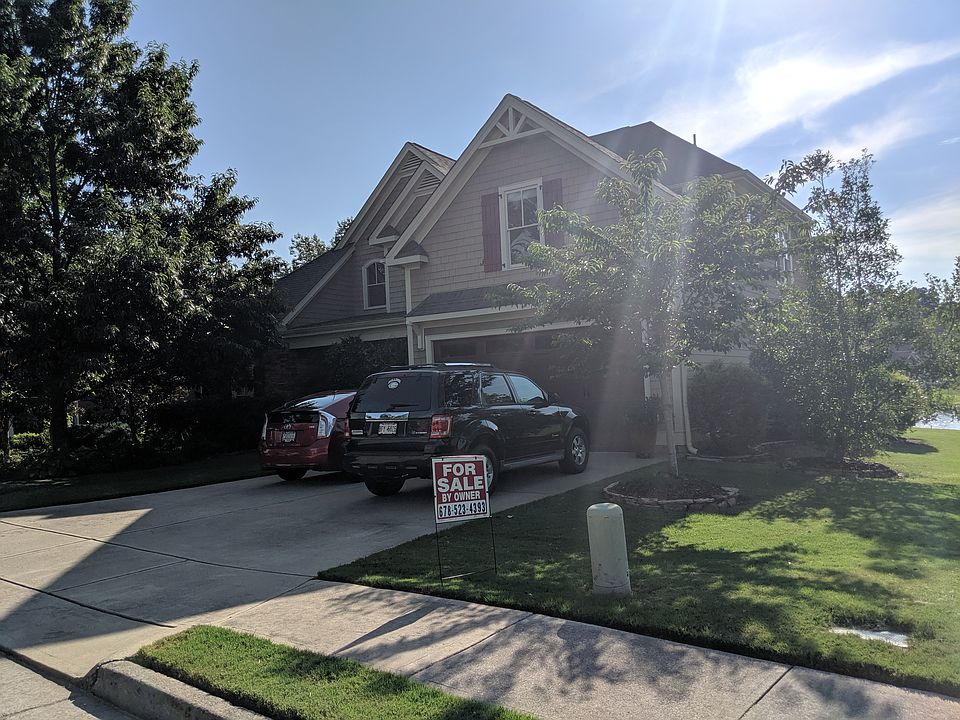 1st image of 32 Grove Park Cres