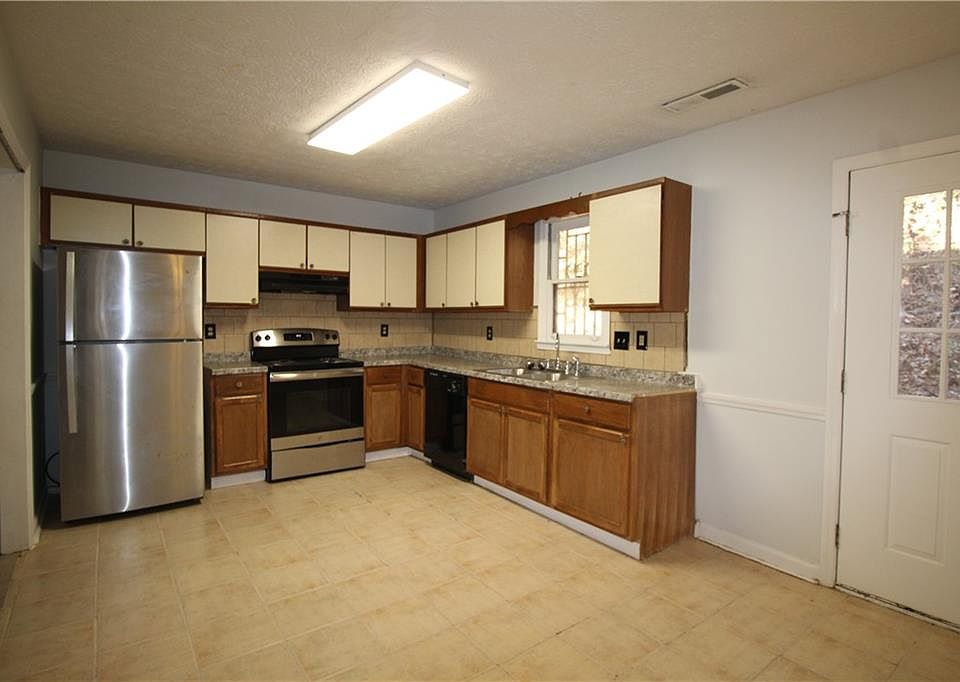 1st image of 4438 Coopers Creek Dr SE