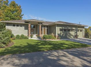 750 Overlook Ln, Victoria, MN 55386