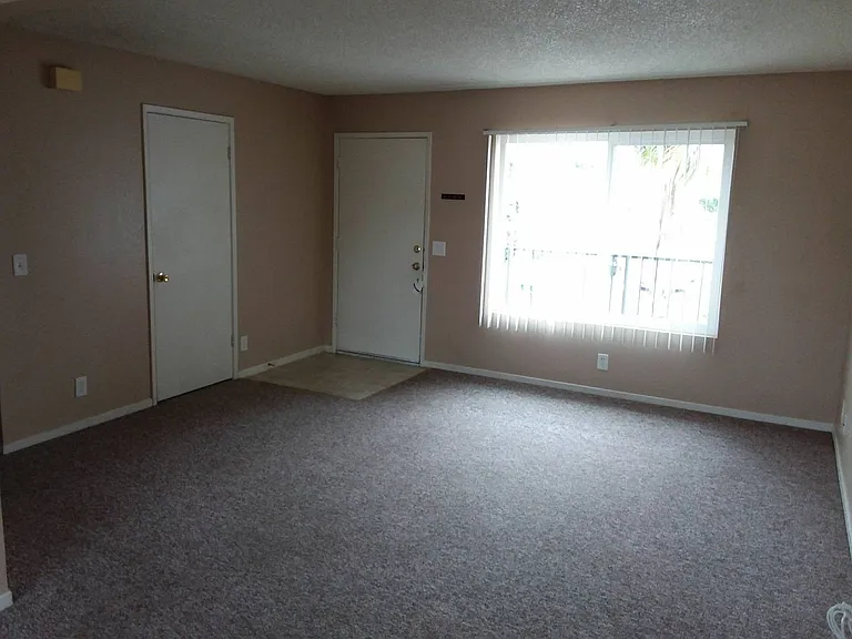 2136 2162nd Vis — Photo 2