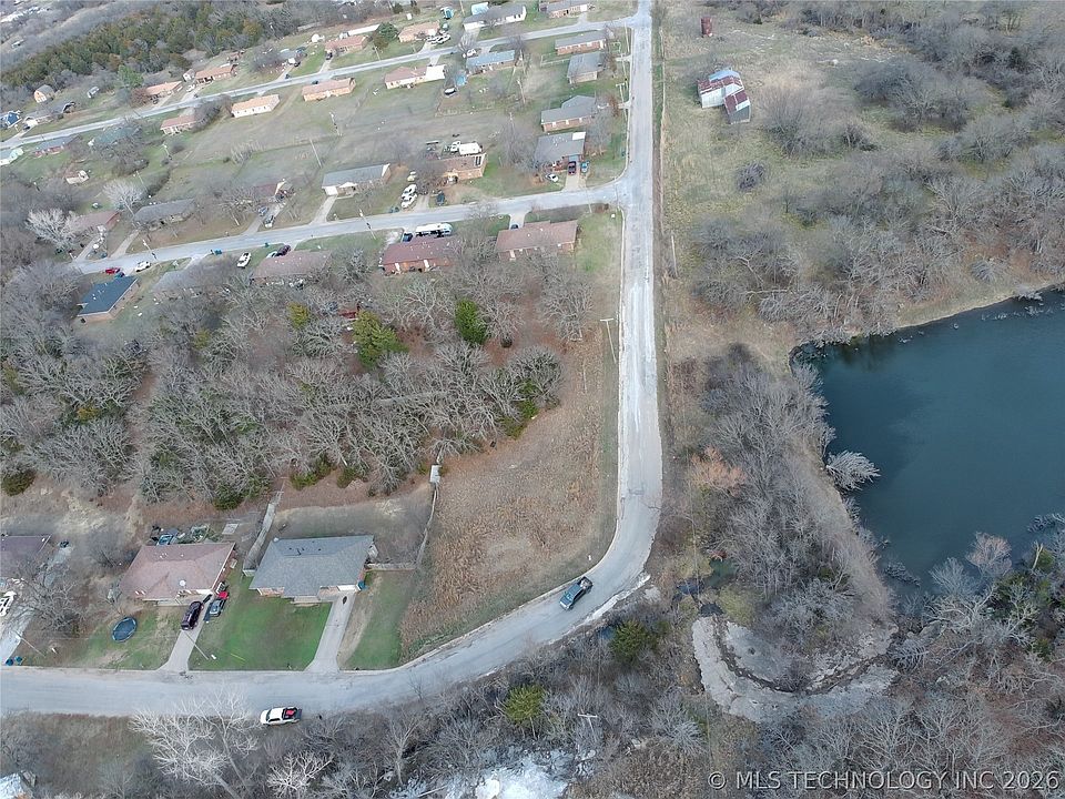 2nd image of 2288 County Rd