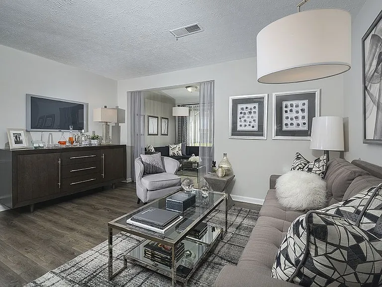 Gardenwood Residences — Photo 16