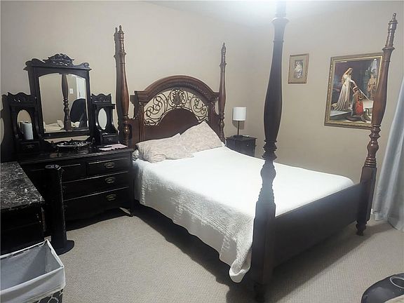 5th image of 1323 Toulouse St