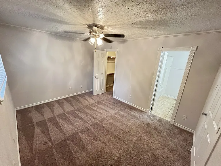 Le Montreaux Apartments — Photo 103