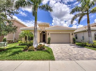 1601 Serrano Cir, Naples, FL 34105