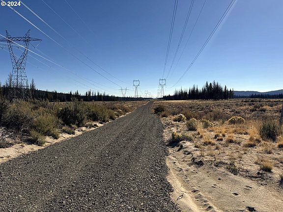 3rd image of Mahogany Ln #200