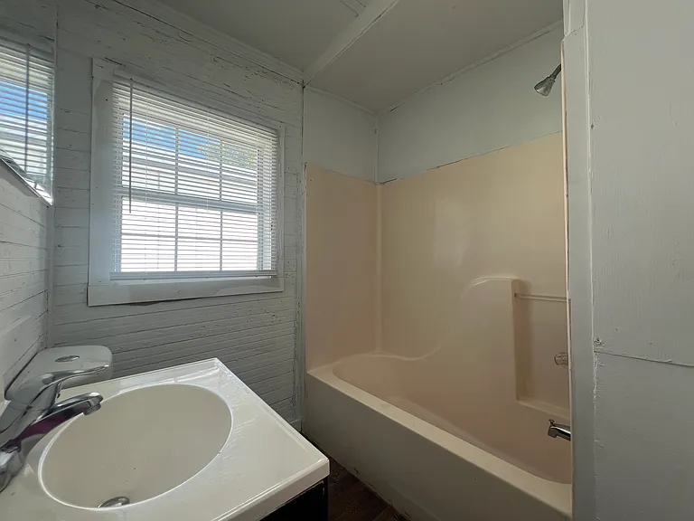 98 Lafayette St — Photo 7