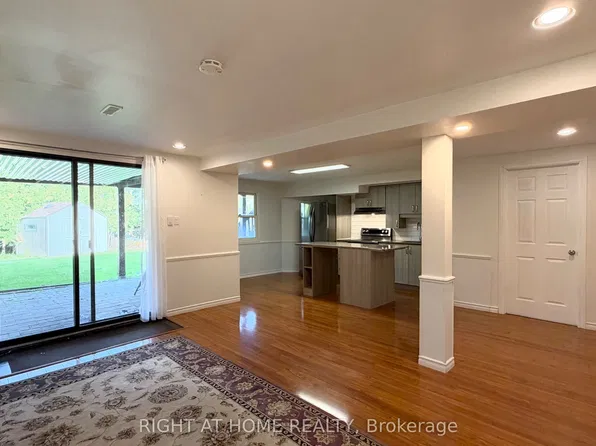 423 Crossland Gate #Basement, Newmarket, ON L3X 1B9