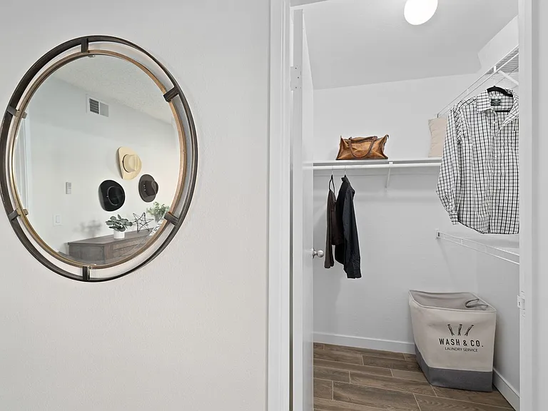 Solas Glendale — Photo 14