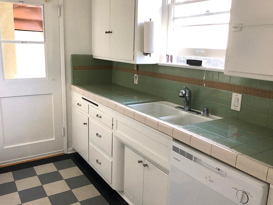 1st image of 853 Alandele Ave